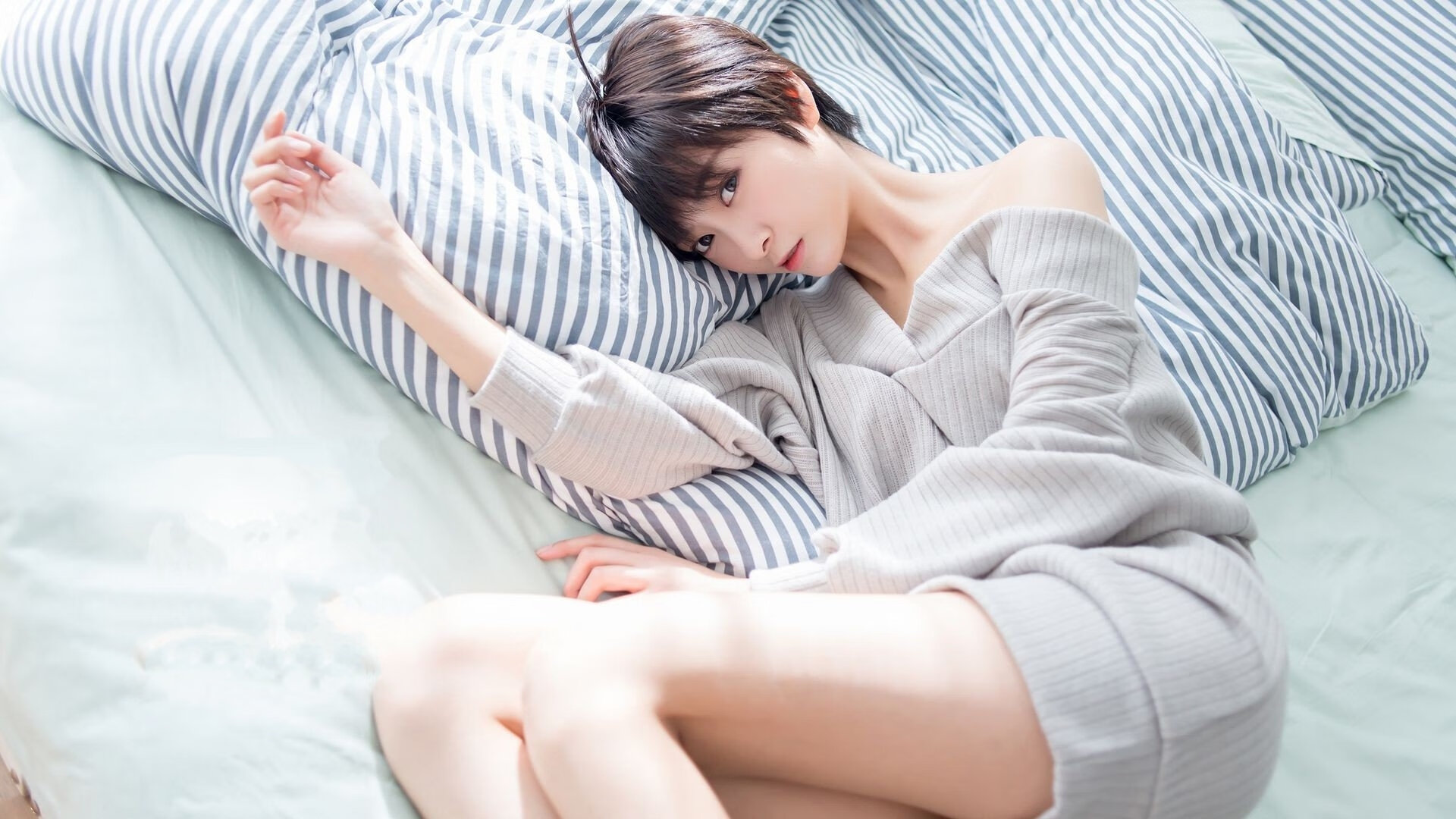 曼联2-1战胜曼城，捧起2024年足总杯，曼联2比4