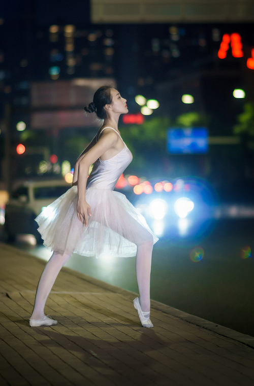 九游APP官网-字母哥反击一条龙完成暴扣雄鹿稳住节奏，字母哥伤退雄鹿加时险胜热火